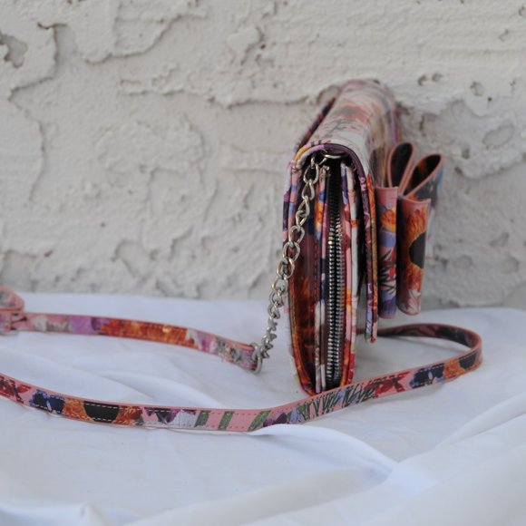 NWTBetsey Johnson Patent Cross Body Purse - Picture 3 of 5